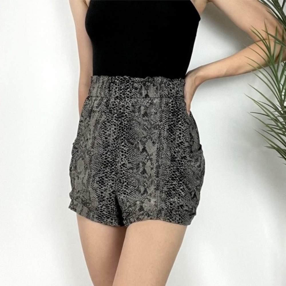 Aritzia Wilfred Cannes Rattler 100% Silk Shorts Snake Paperbag Waist High Rise